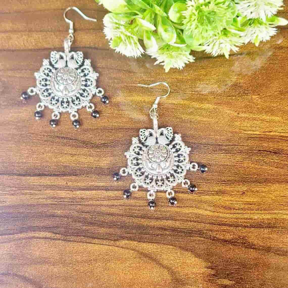 Silver Elegant Earring - Saajha Fashion