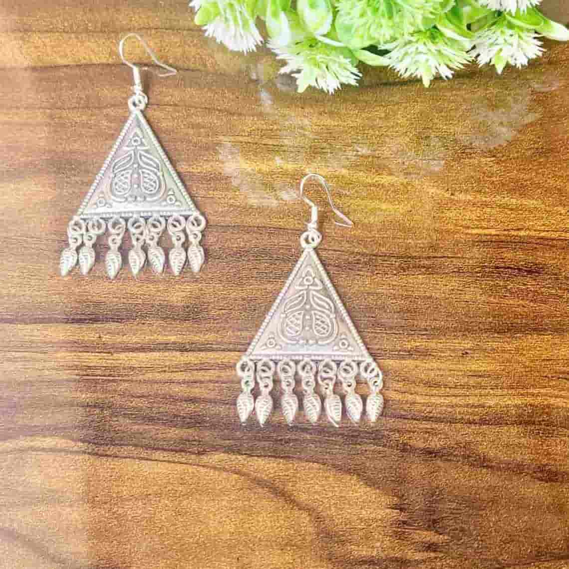 Silver Elegant Earring - Saajha Fashion