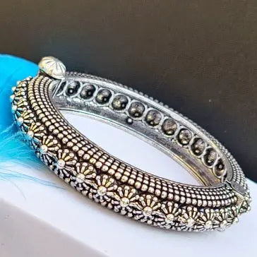Vintage Metal Kada - Saajha Fashion