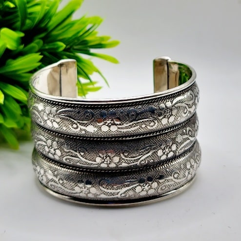 Charm Kada