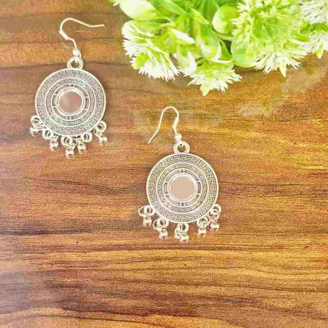 Silver Elegant Earring - Saajha Fashion