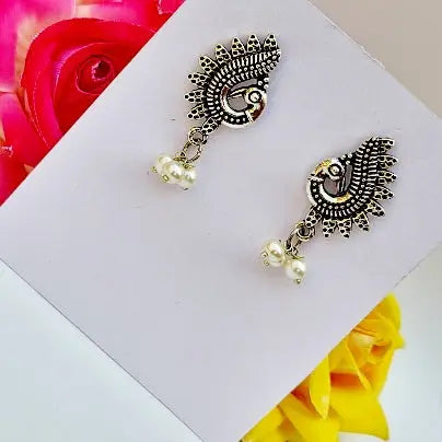 Gleaming Treasures Earring - Saajha Fashion