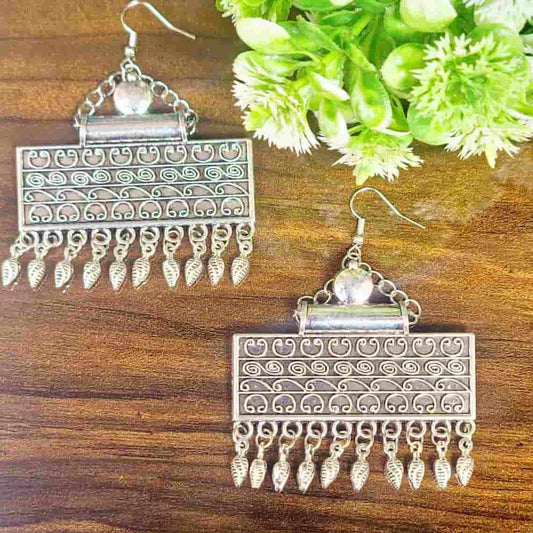 Silver Elegant Earring - Saajha Fashion