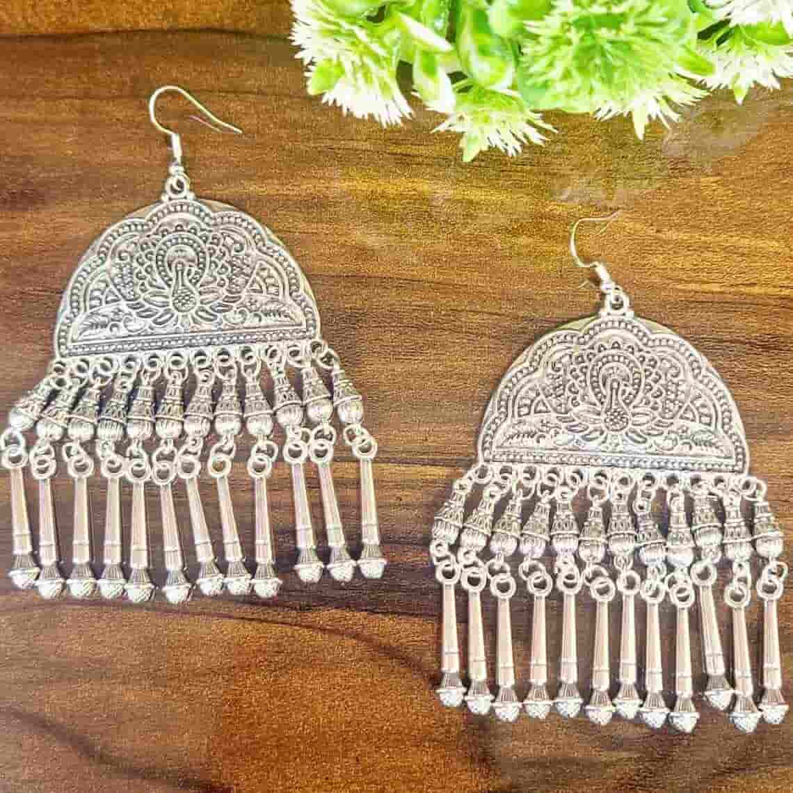 Silver Elegant Earring - Saajha Fashion